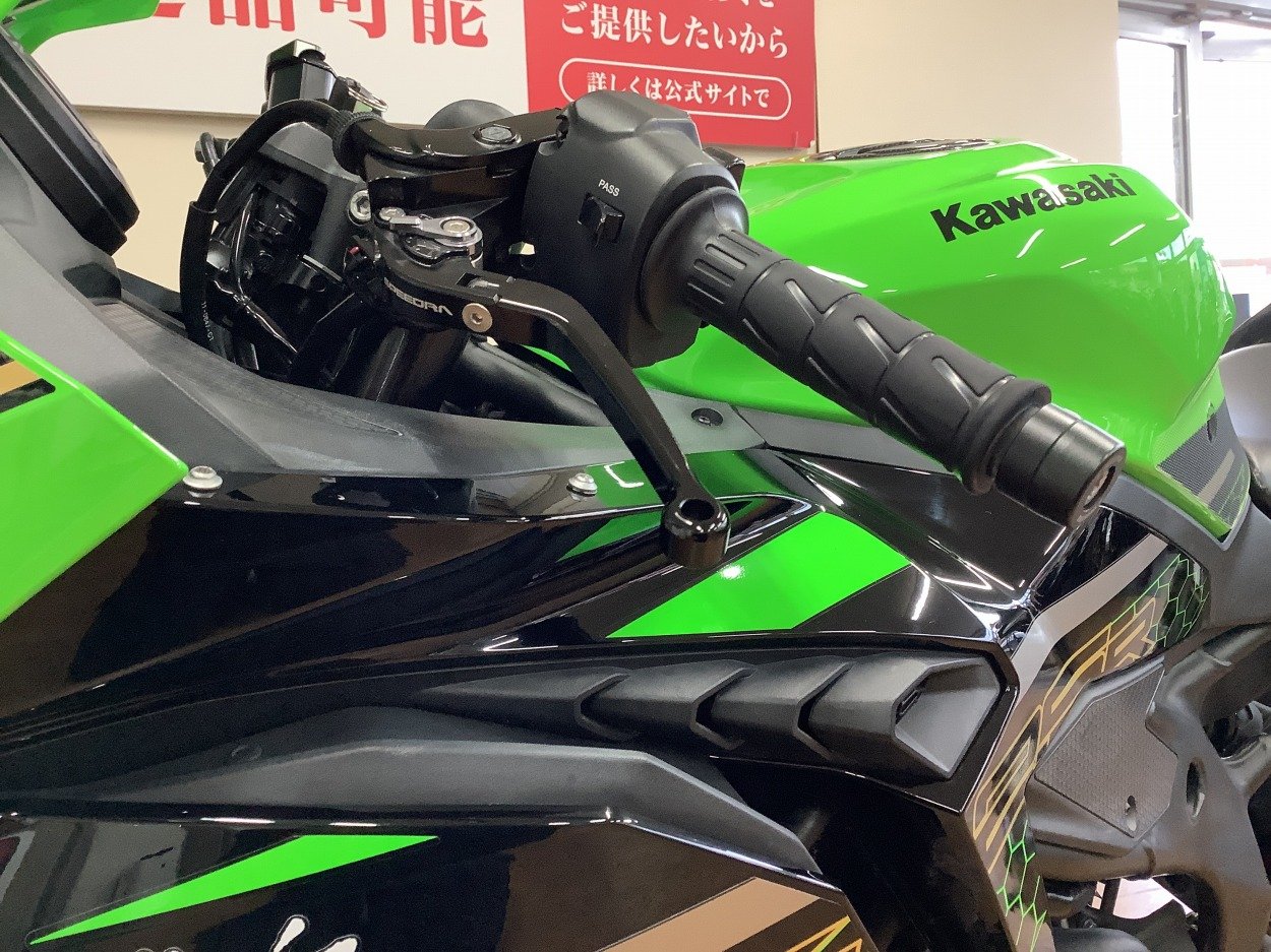 美品傷などは全く有りません。電池はそれなりの消費です。シムカードは入っていません hqdefault.jpg