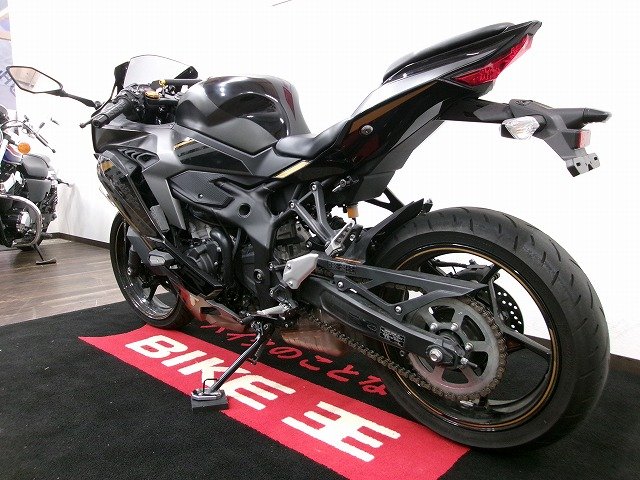 Ninja ZX-25R SE フルノーマル／マルチバー付き／2022年モデル