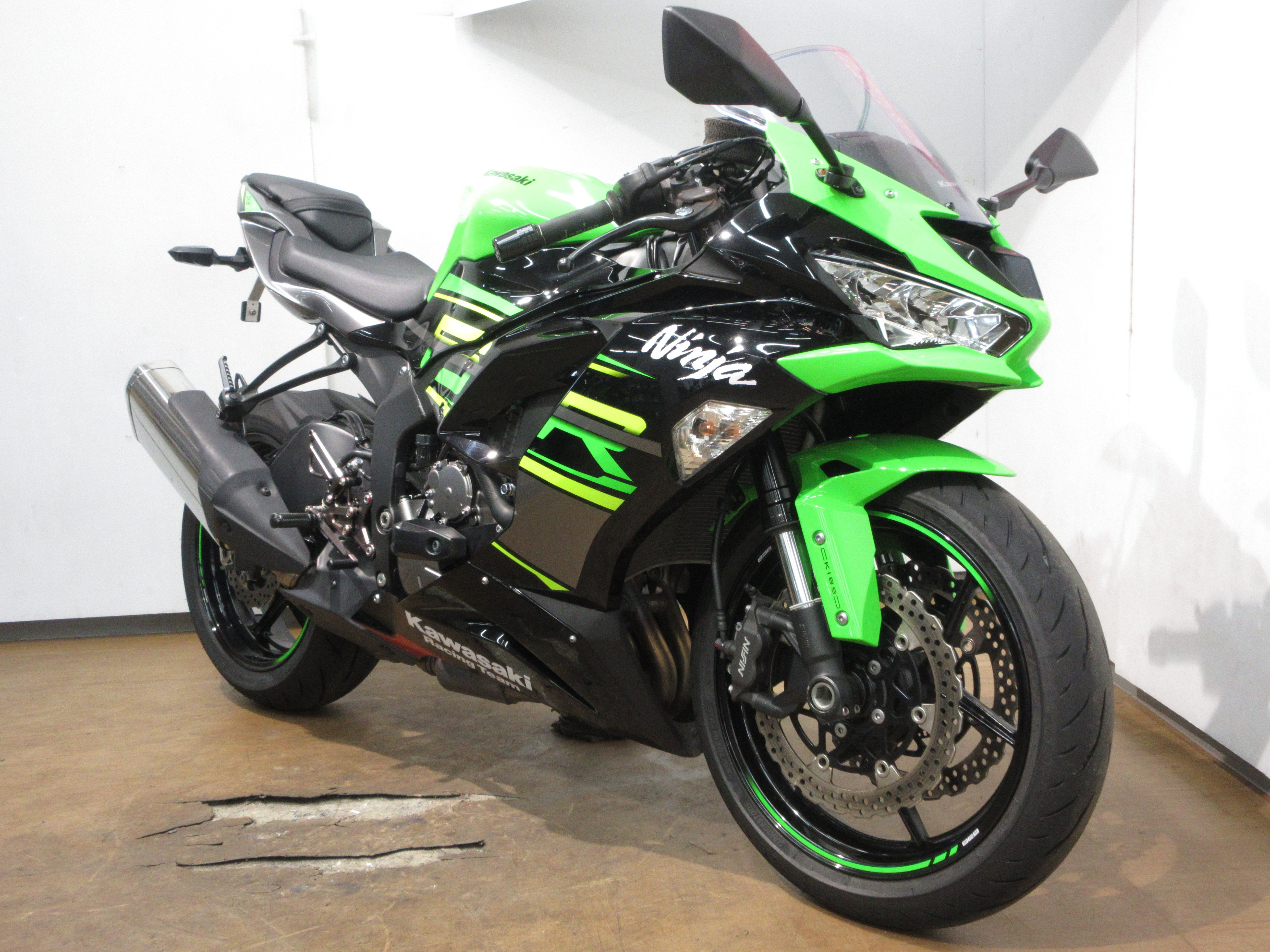Ninja ZX-6R（ニンジャ）／ABS＆ETC純正／ベイビーフェイス製バック
