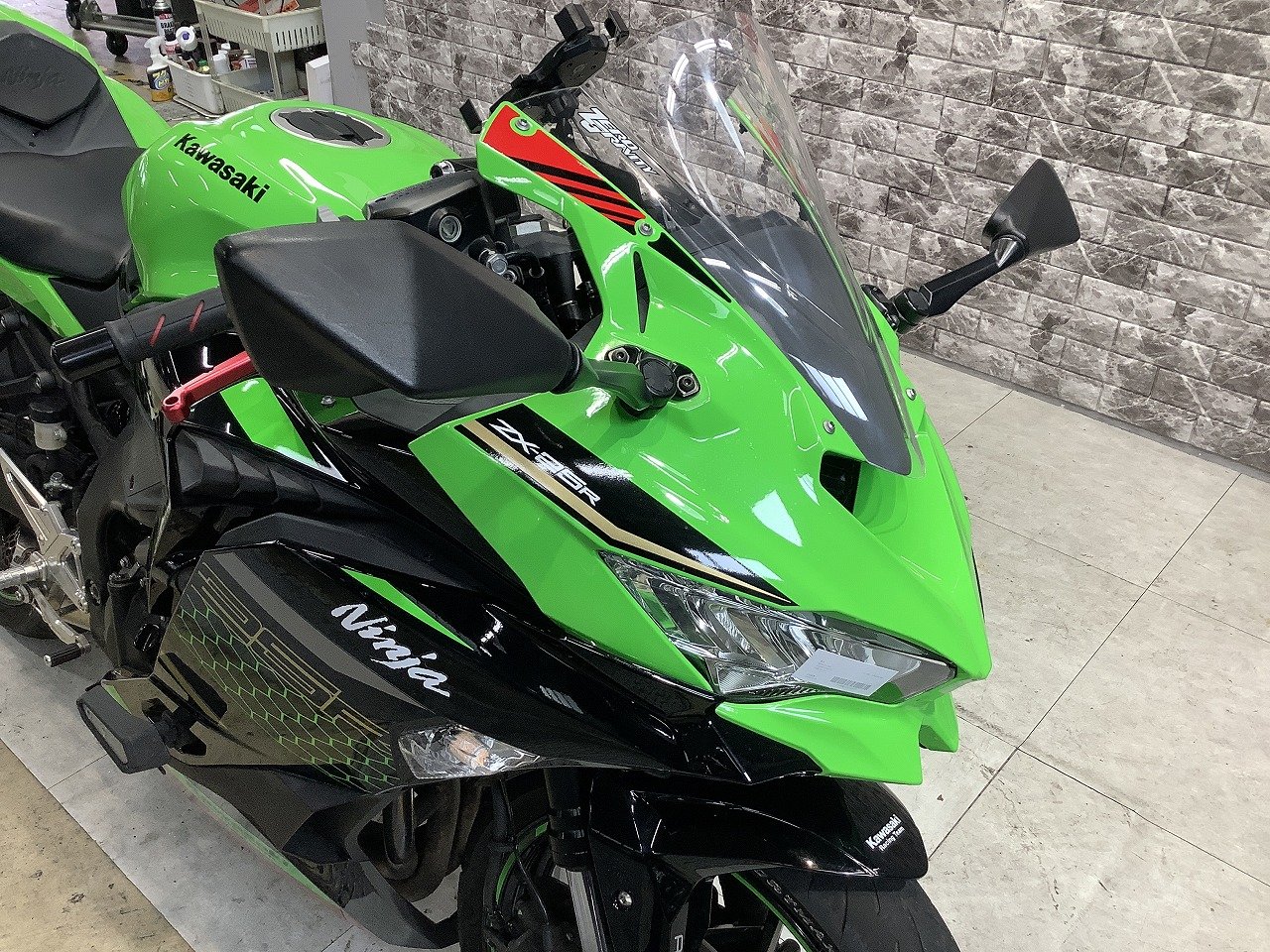 Ninja ZX-25R SP忠男サイレンサー AGRASバックステップ UKレバー