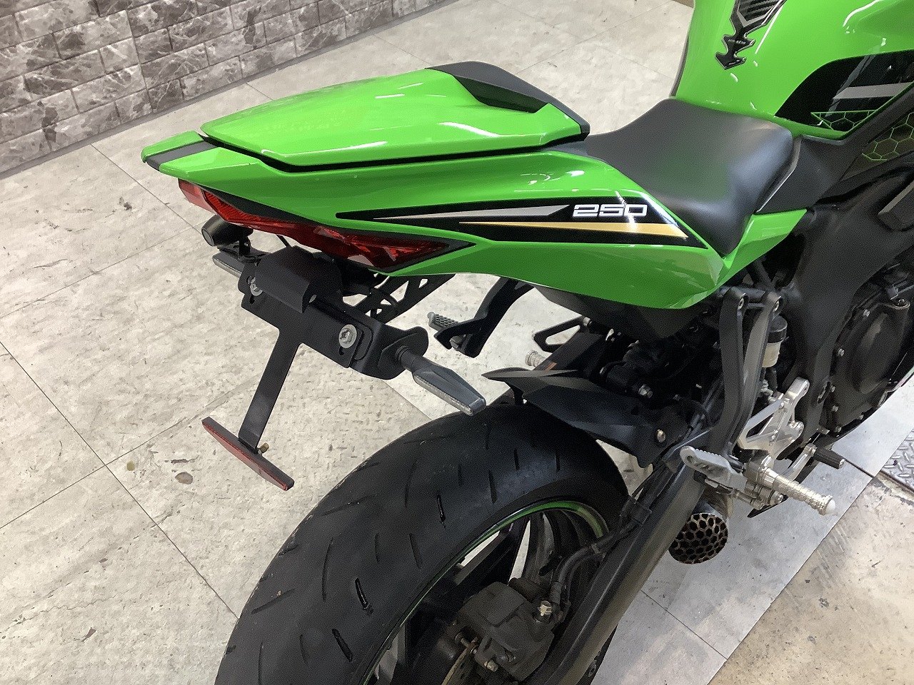 Ninja ZX-25R SP忠男サイレンサー AGRASバックステップ UKレバー