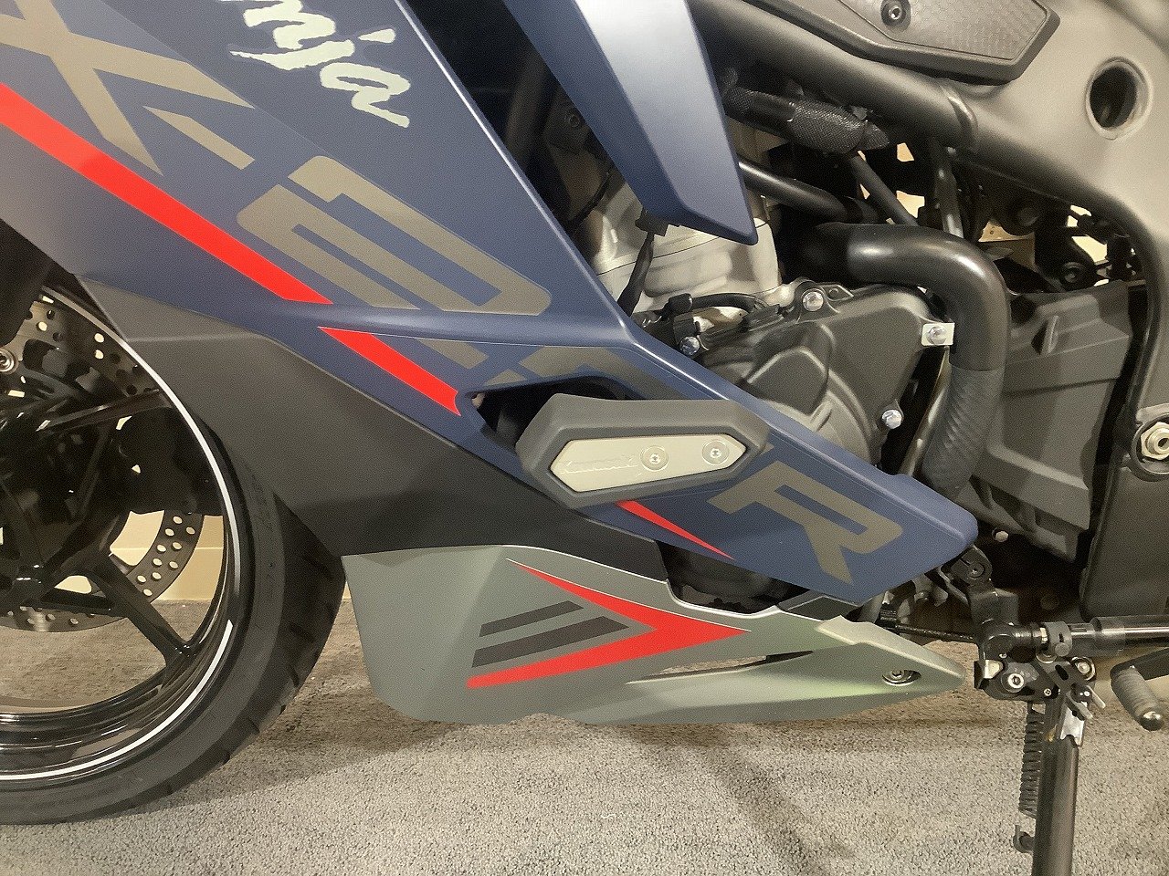 とて出品 ☆R☆ One-of-One adidas ZX 8000 'Porcelain' Expected to Fetch