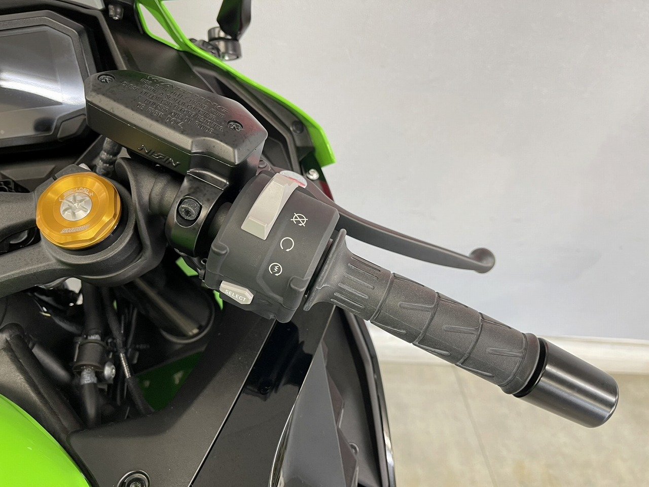 ZX-4RR コンパクトな車体からは想像出来ない高回転域の咆哮が貴方には