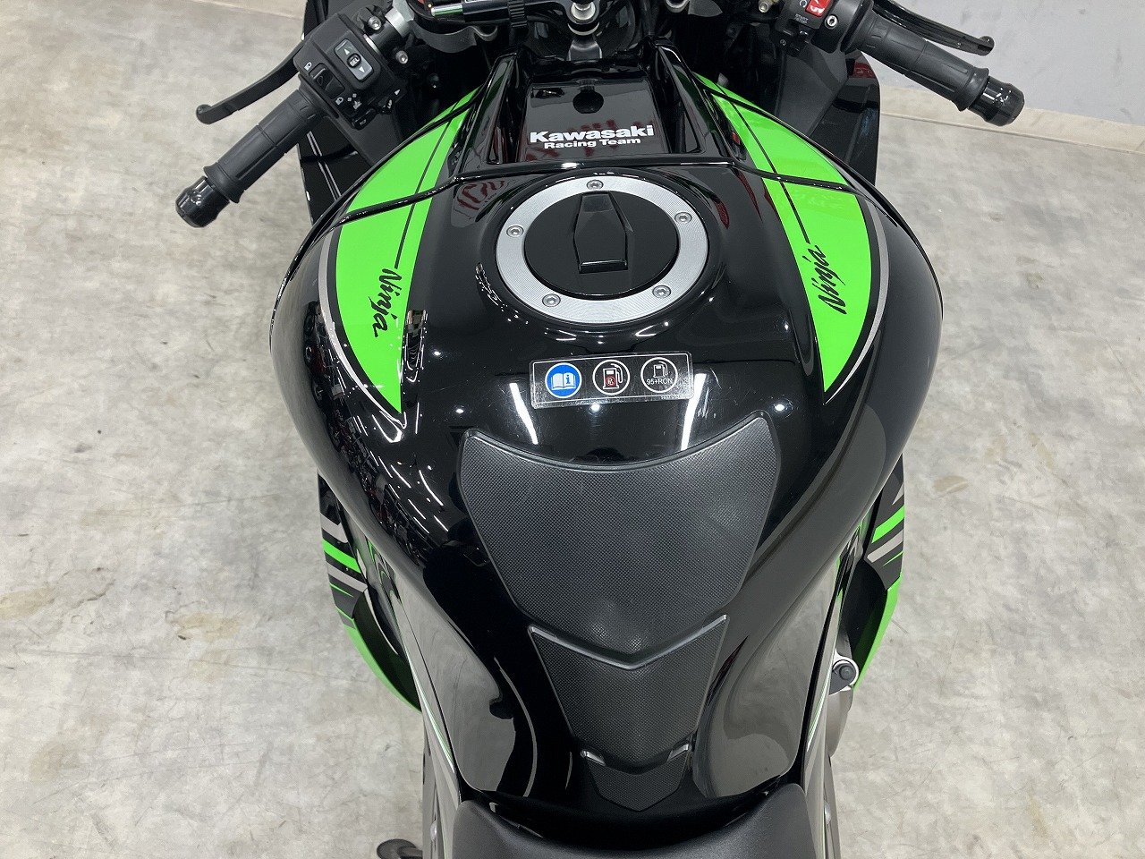 専用品 Ninja ZX-10R ABS KRT Edition 2017年モデル バックステップ