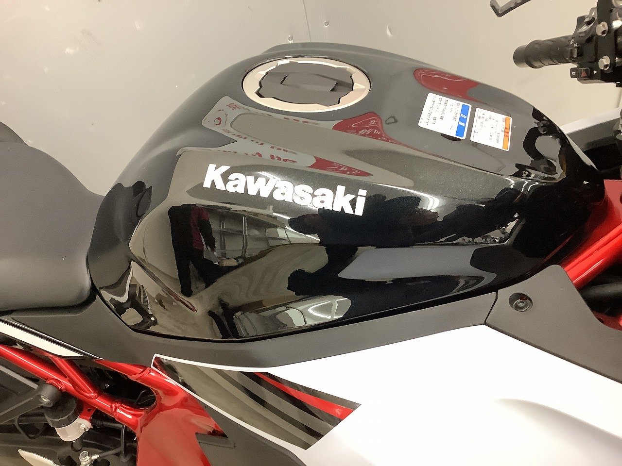 伊四00   022 023 024 025 026 027 028 029 カワサキ Ninja ZX-4R (中古車) 2025年モデル入荷いたしました