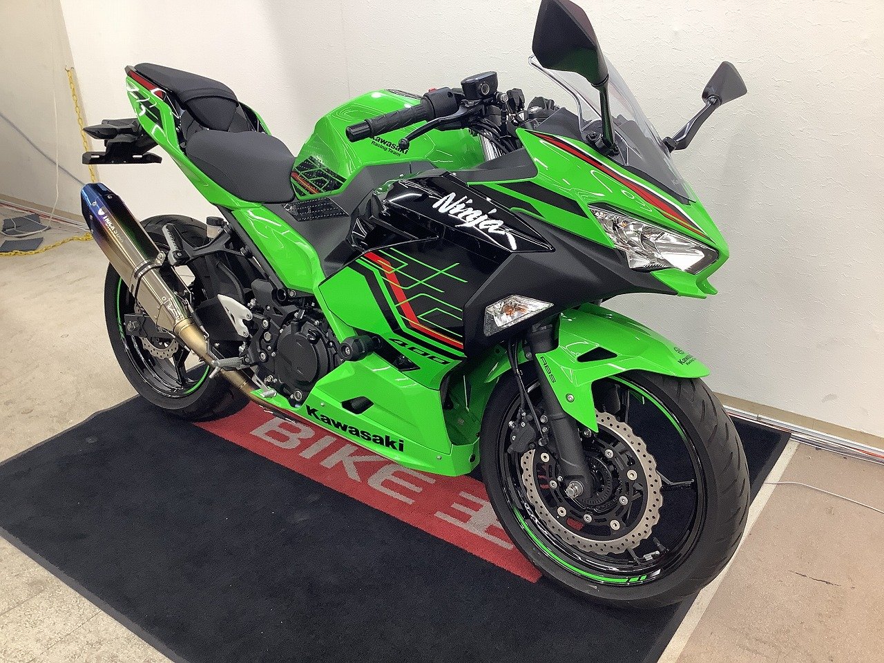 ニンジャ400 2023年モデル トリックスターマフラー・エンジン