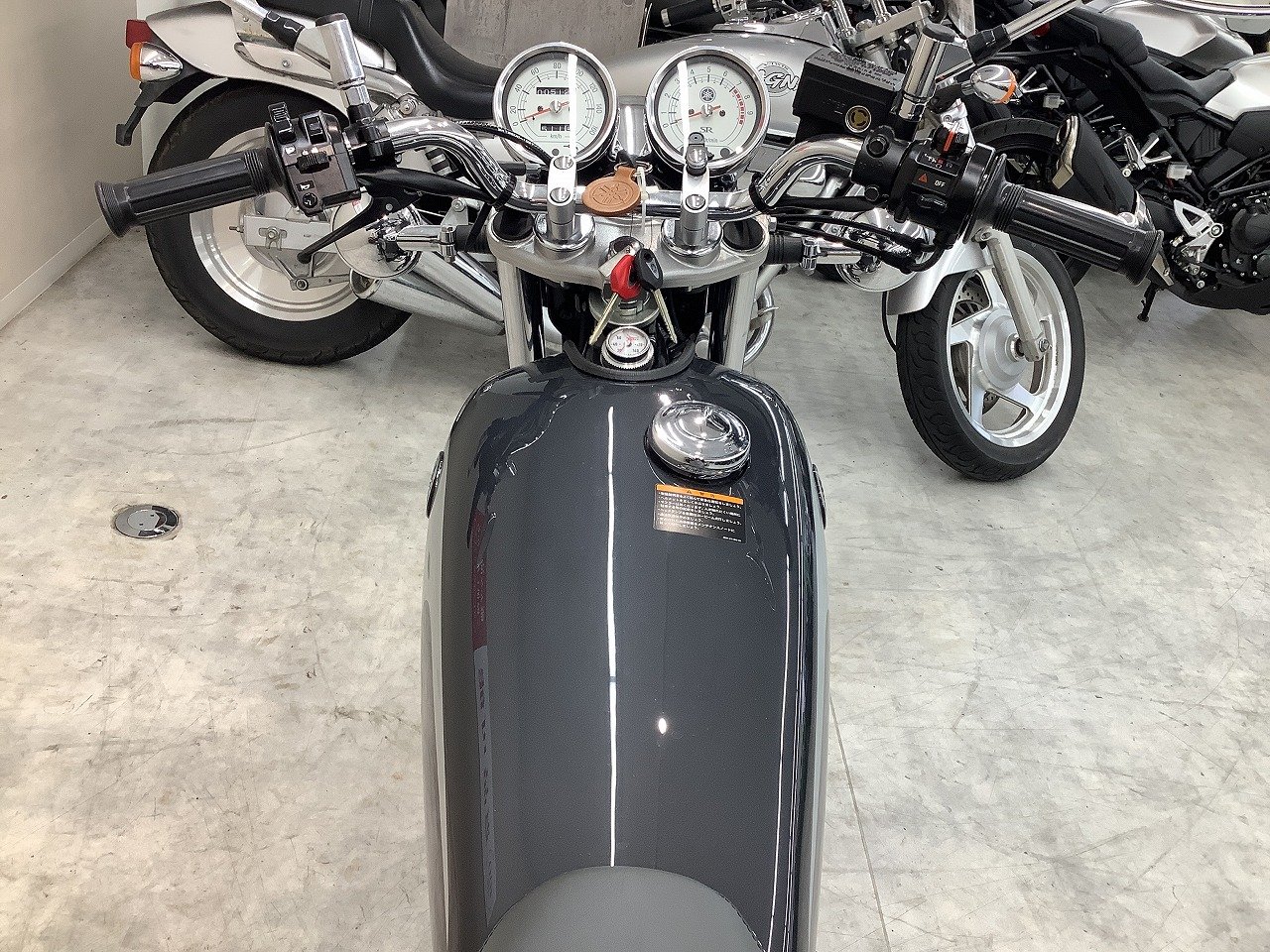⭐️車検令和8年5月❗️SR400.RH01J型.便利なETC付き⭐️プラグなど新品交換で快調⭐️400ccネイキッドオートバイ⭐️ 24983978.jpg?resize=600,450,ffffff