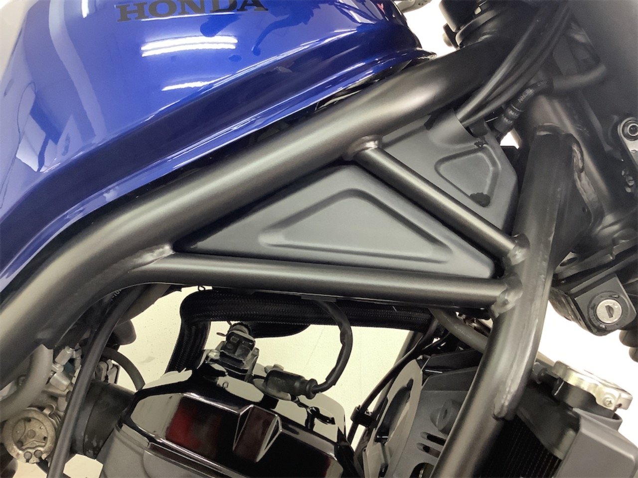 YAMAHA SRV250S 白/赤 期間限定出品 激安配送キャンペーン 諸経費無し 消費者還元店 点検済み 自賠責加入で乗れます 横浜 都筑 宮前 ヤマハ YZF－R25 70th Anniversary