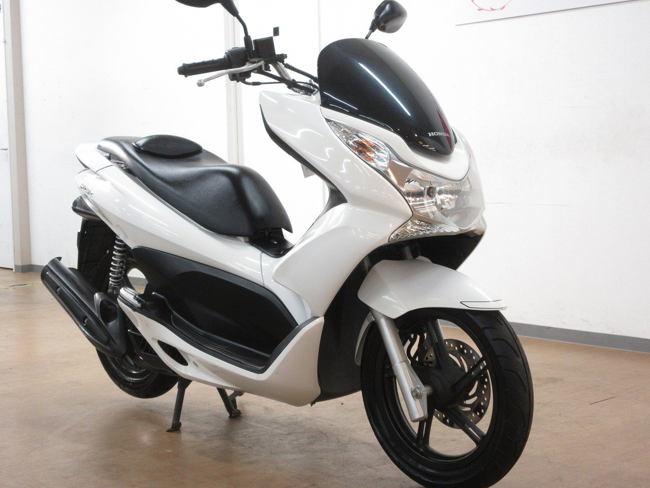PCX81白 2022 Honda® PCX ABS | RC Hill Honda Powersports