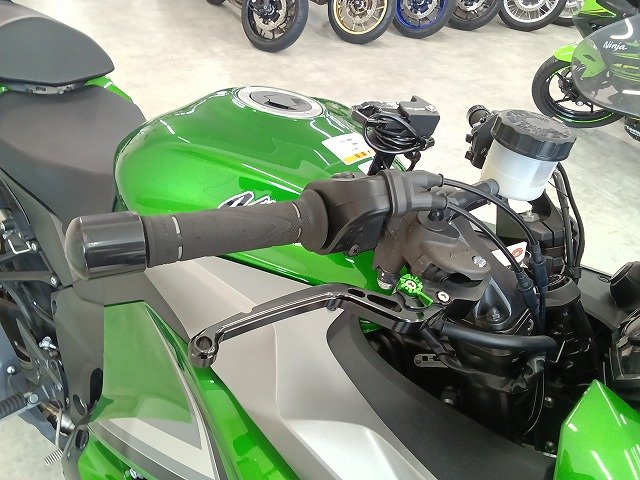 ※1月28日までお取り置き中※ カワサキ ZX-25R SE 【来店予約CP実施中】ETC2.0・フレームスライダー