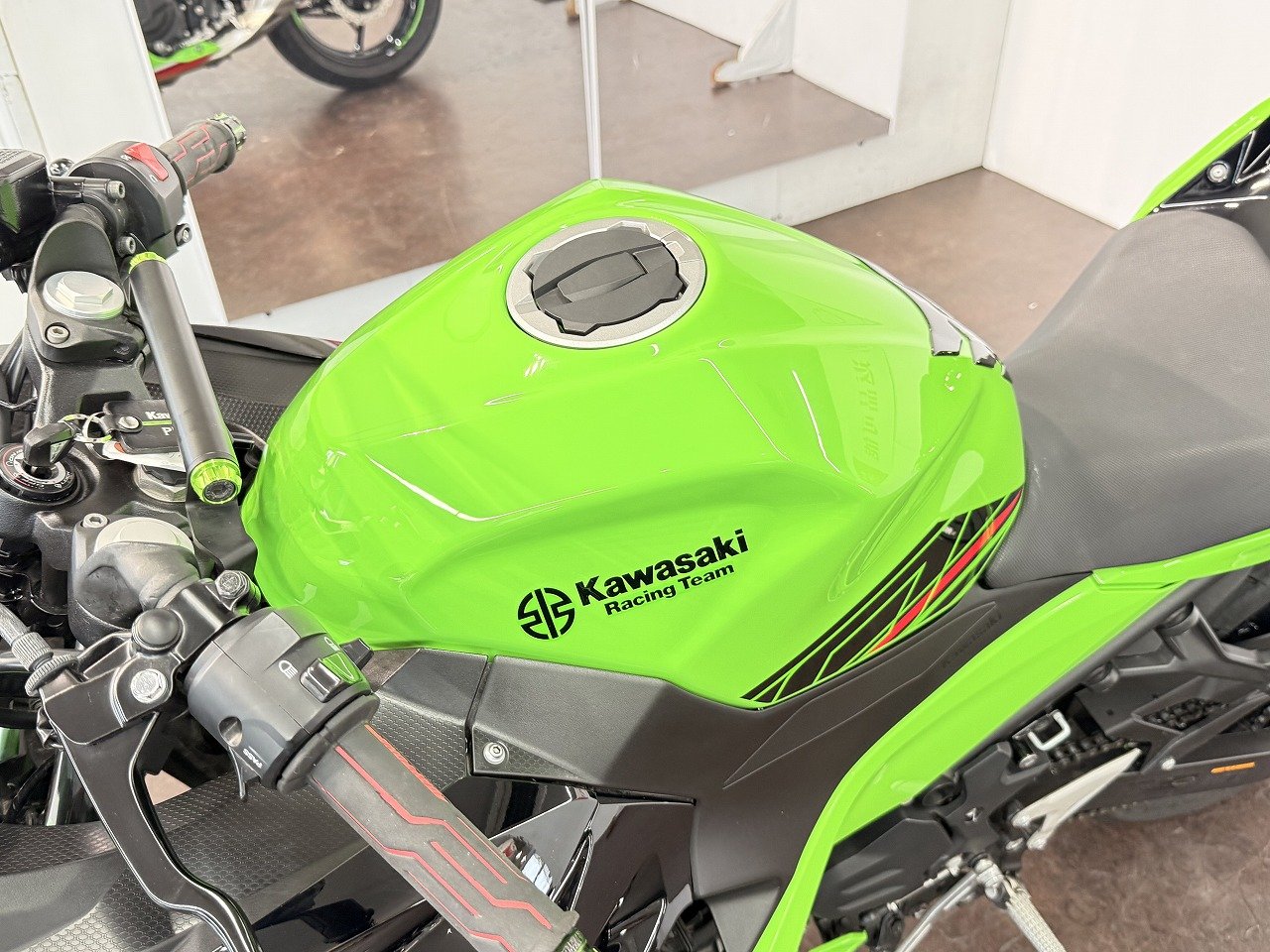 早いものがち17日までKAWASAKI EN400TWIN実働書類付き　車検切れ Ninja ZX-6R／KRT EDITION】理想のスーパースポーツイメージを具現化