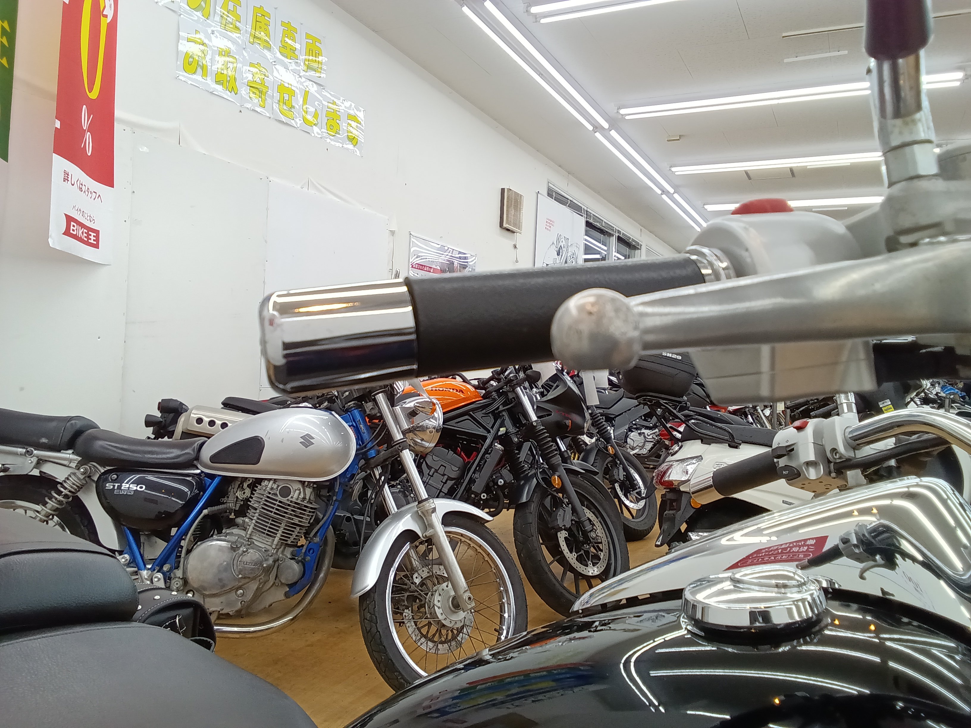 2812.実走行4000km　自賠責5年付属♪　ジョグFI　綺麗な一台　千葉県柏市　即日配送、自走引き取りも可能 トライアンフ柏 | Triumphバイクの新車・中古車販売・車検・整備