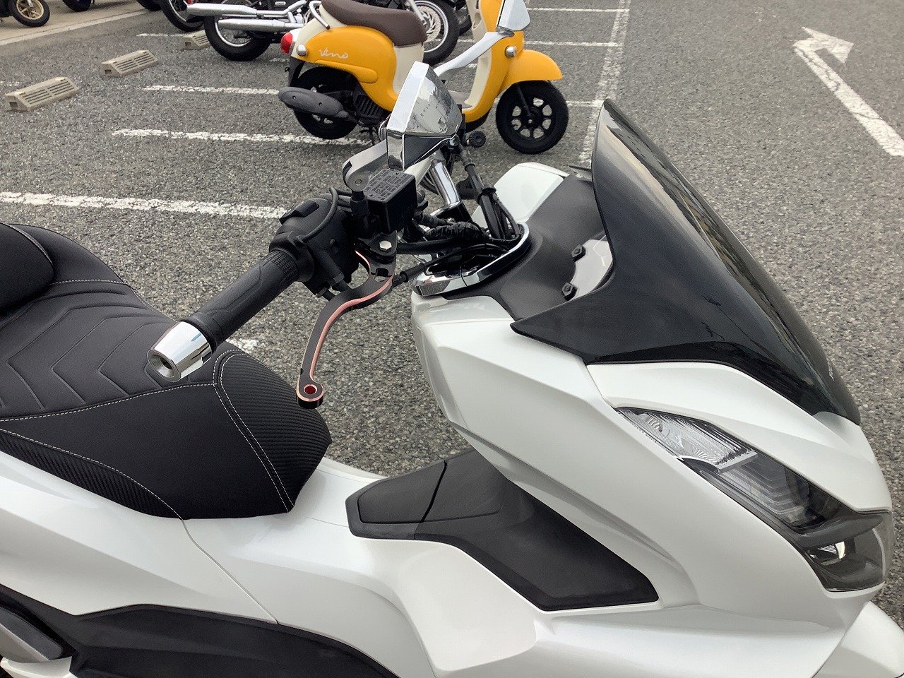★値下げしました★低走行★ピカピカ美車★PCX150 KF18 7800㎞ カスタム 個人 神戸市 自賠責付 HONDA ★おまけ多数！！ PCX150(ホンダ) 兵庫県のバイク一覧｜新車・中古バイクなら