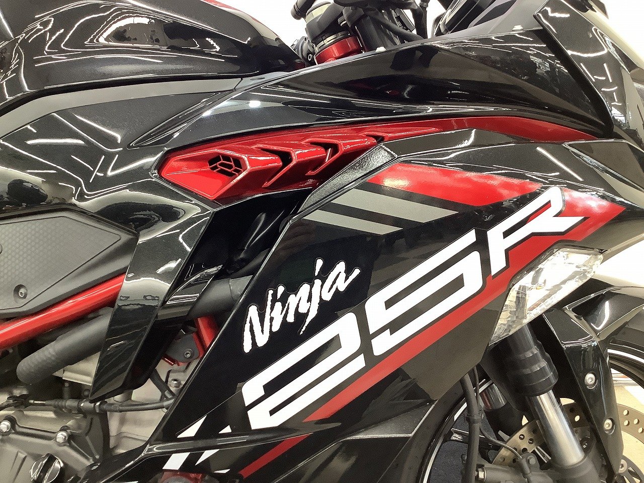 あ30キロ Racing Concept ZX-25R・ZX-4Rライディングステップ | アールズ・ギア