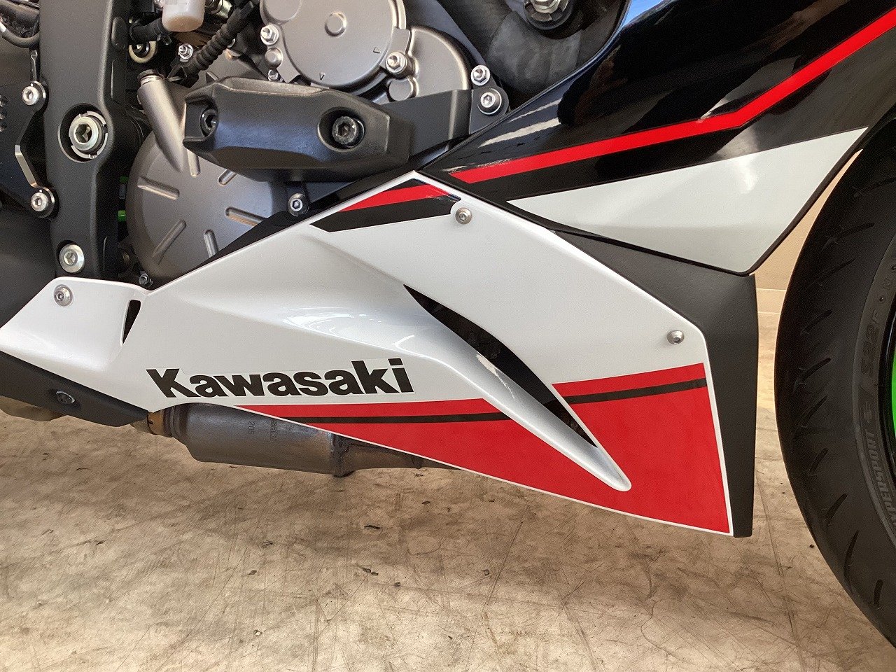 KAWASAKI VZ750 黒/赤 エンジン始動確認 車検取得で乗れます 半額配送キャンペーン 期間限定 現状渡し諸経費￥0- 横浜 25756966.jpg?resize=600,450,ffffff