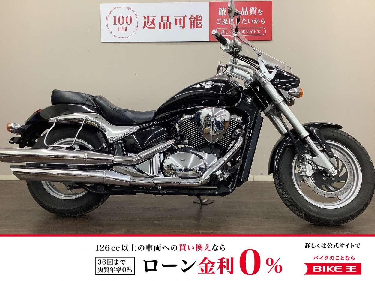 BOULEVARD 400　サイドバッグ・ロングスクリーン　流れるようなタンクからシートへのラインや、跳ね上がったリアフェンダーなど、カスタムバイクのような完成度の高さ!
