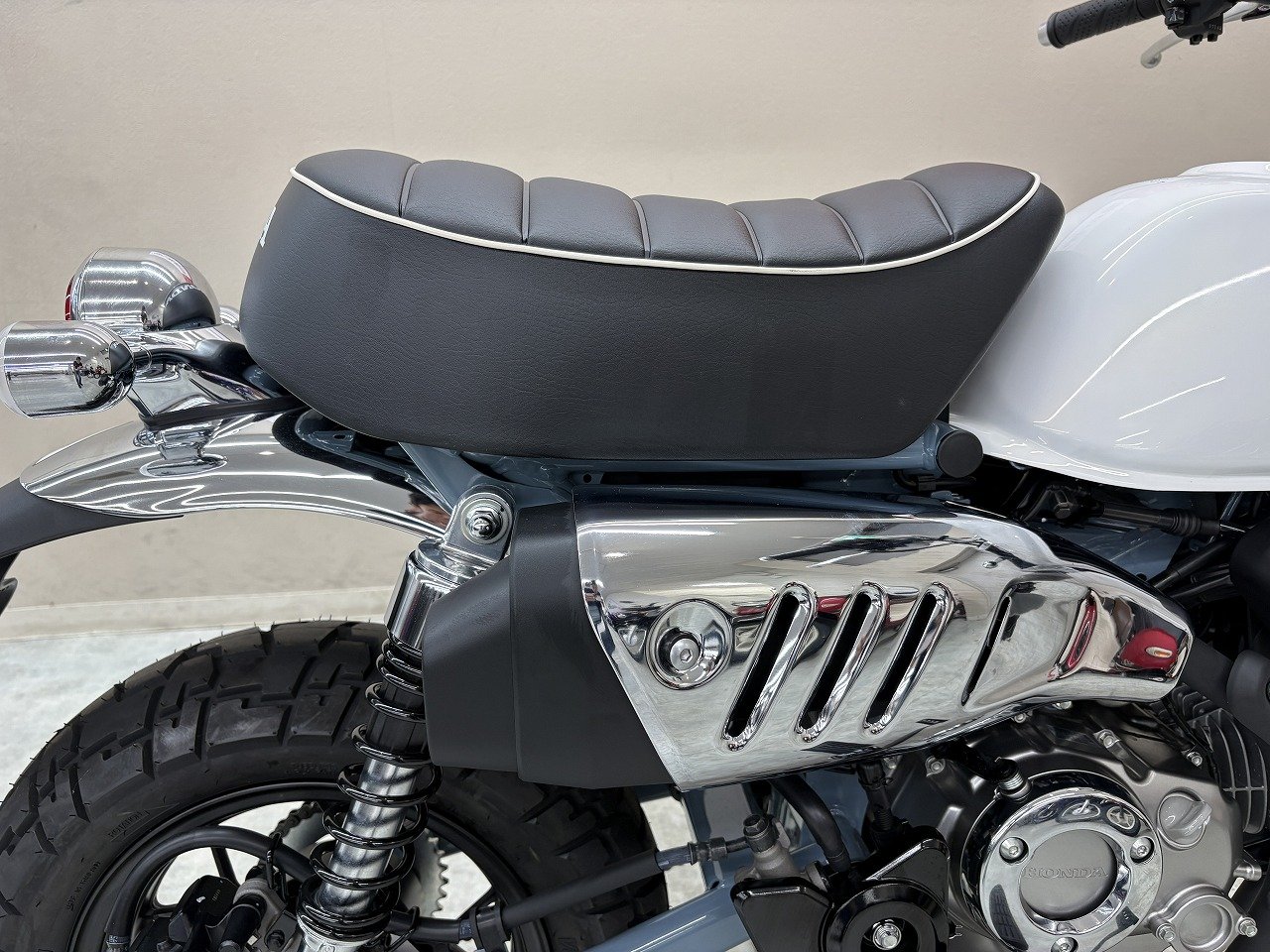 本日入荷！即納です！限定一台のご販売です！希少なモンキー125 正規ディーラー車です。２年保証！盗難保険サービス！パールグリッターリングブルー！② 26009295.jpg?resize=600,450,ffffff