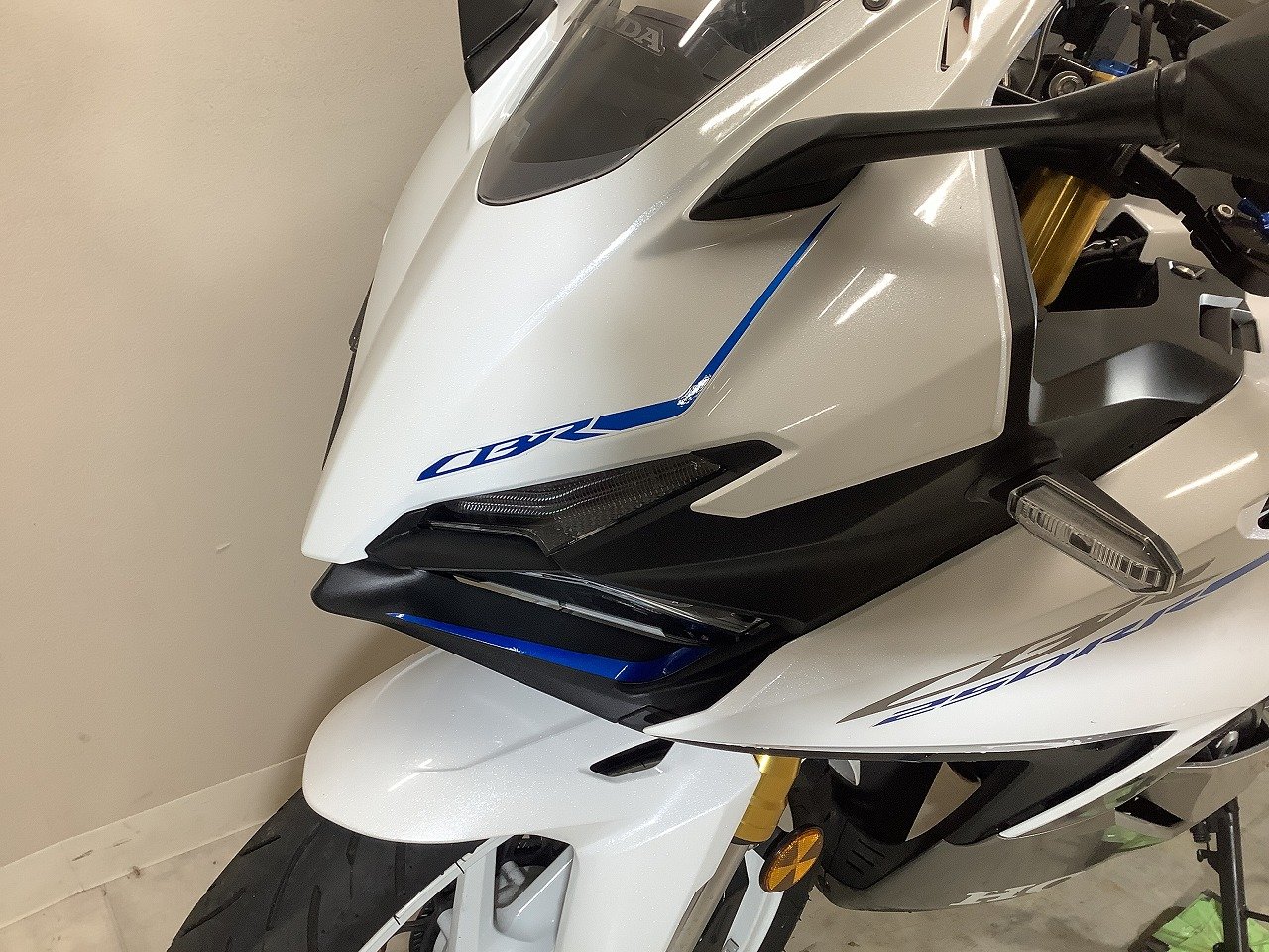 ピストバイク ホワイト×ブルー 新品パーツ交換済み 26664562.jpg?resize=600,450,ffffff