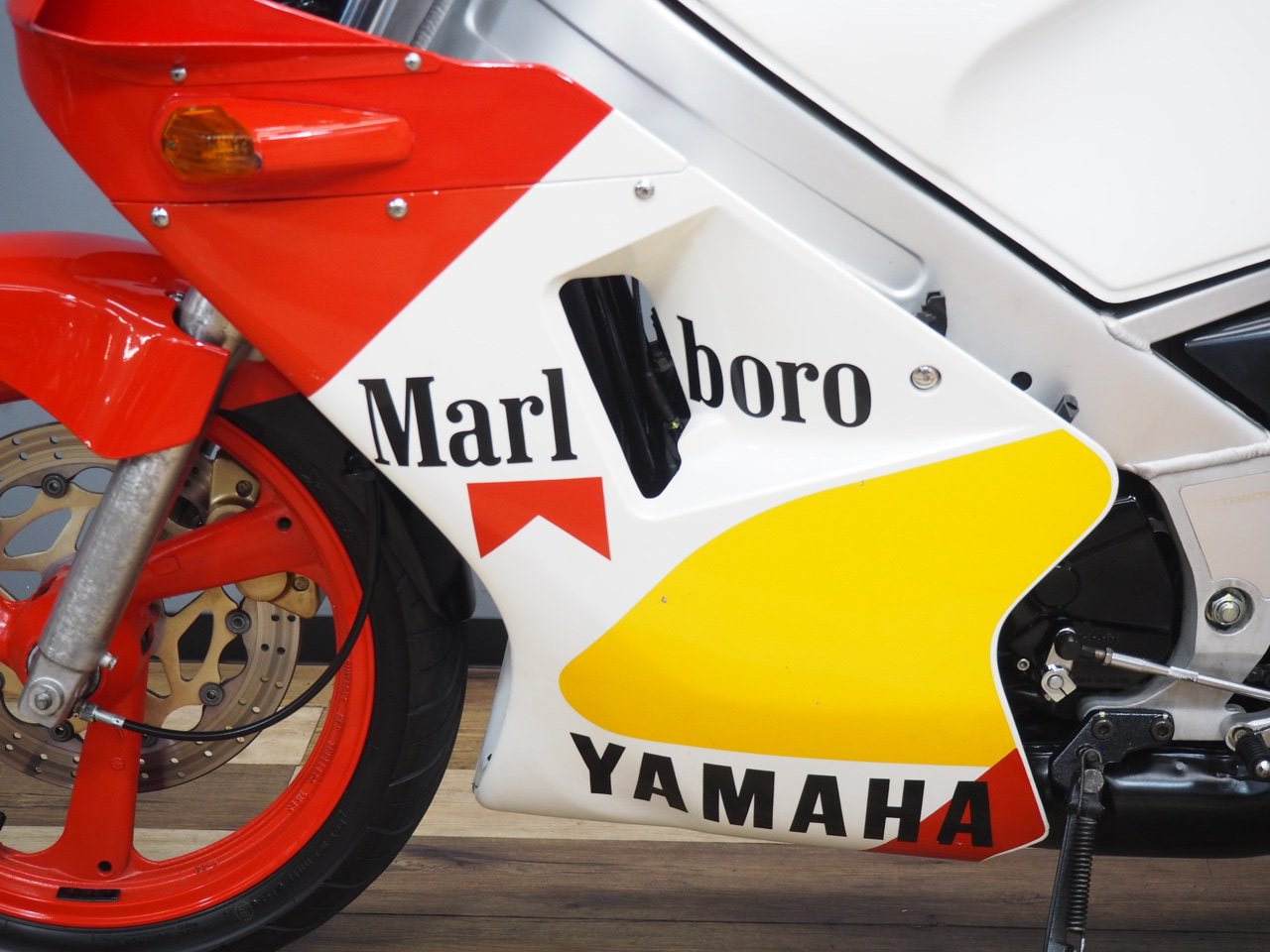 YAMAHA TZR250 2AW マルボロ特別仕様車 シングルシートカウル装備