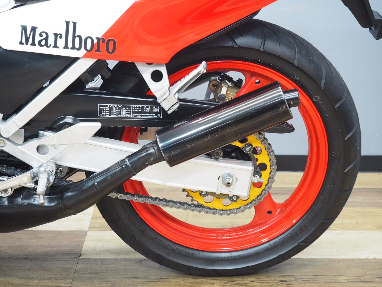 YAMAHA TZR250 2AW マルボロ特別仕様車 シングルシートカウル装備