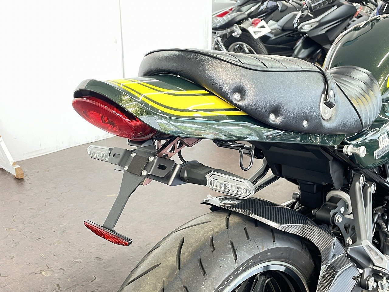 KAWASAKI Z900RS カーボンフェンダー AKRAPOVIC