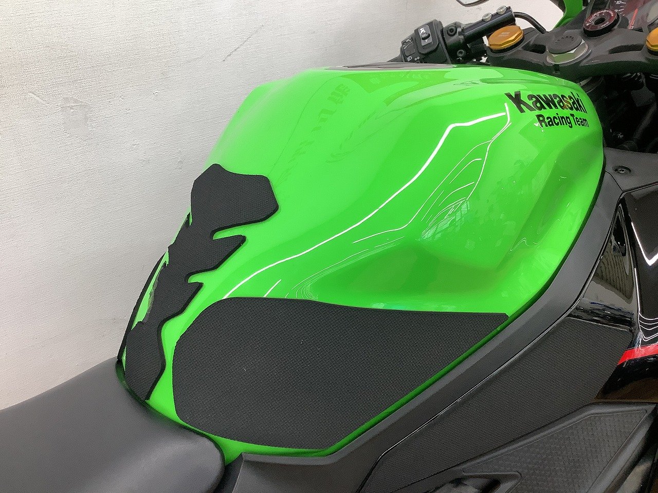KAWASAKI ZX－25R SE アクラポヴィッチサイレンサー OVER