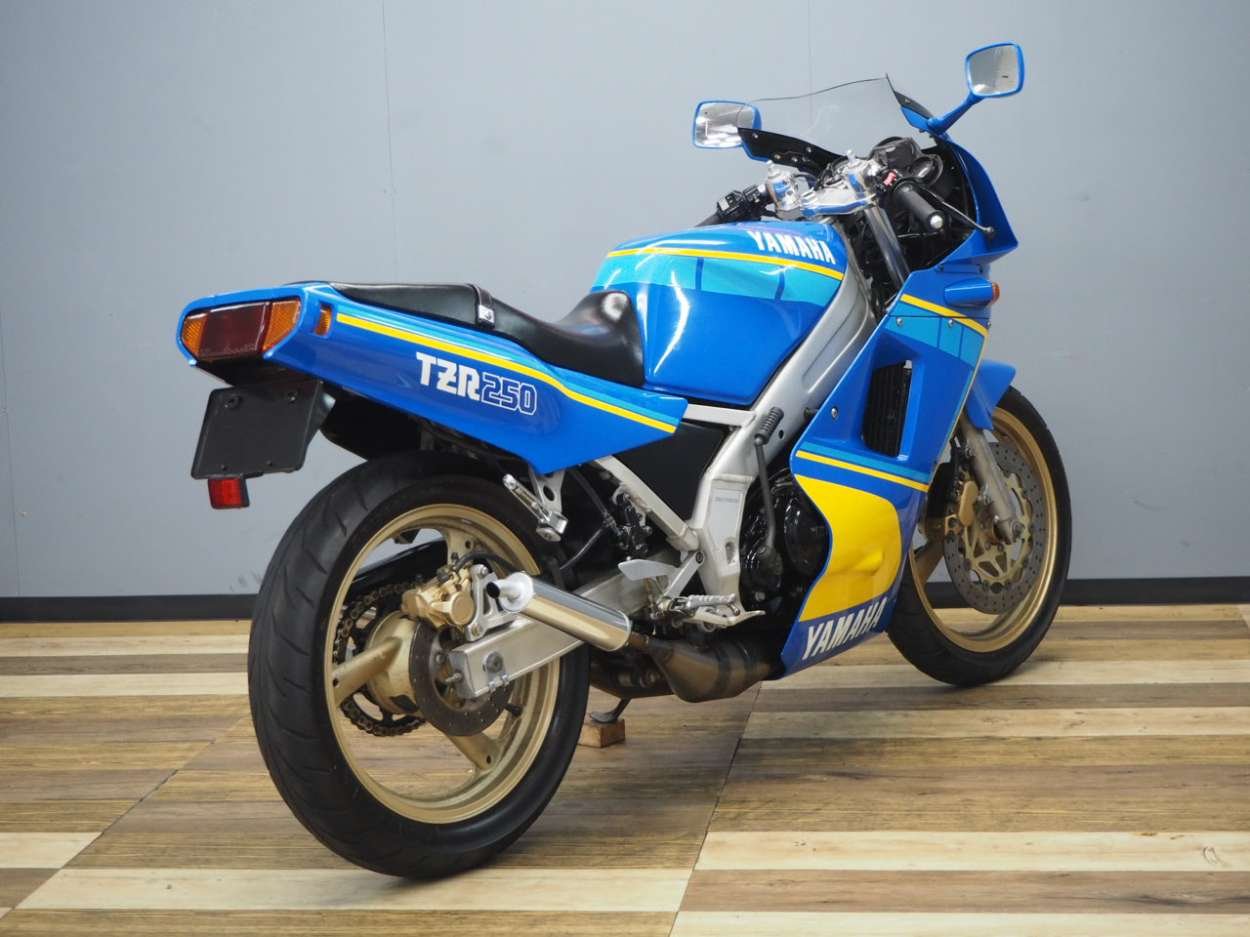 ＴＺＲ２５０ １ＫＴ型１９８６年モデル 社外チャンバー装備 | バイク